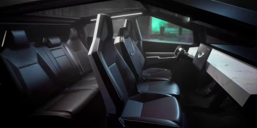 Interior del cibercamión Tesla