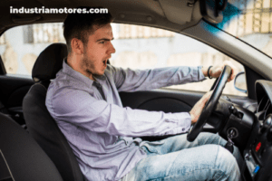 ¿Por qué mi carro tiembla al acelerar?